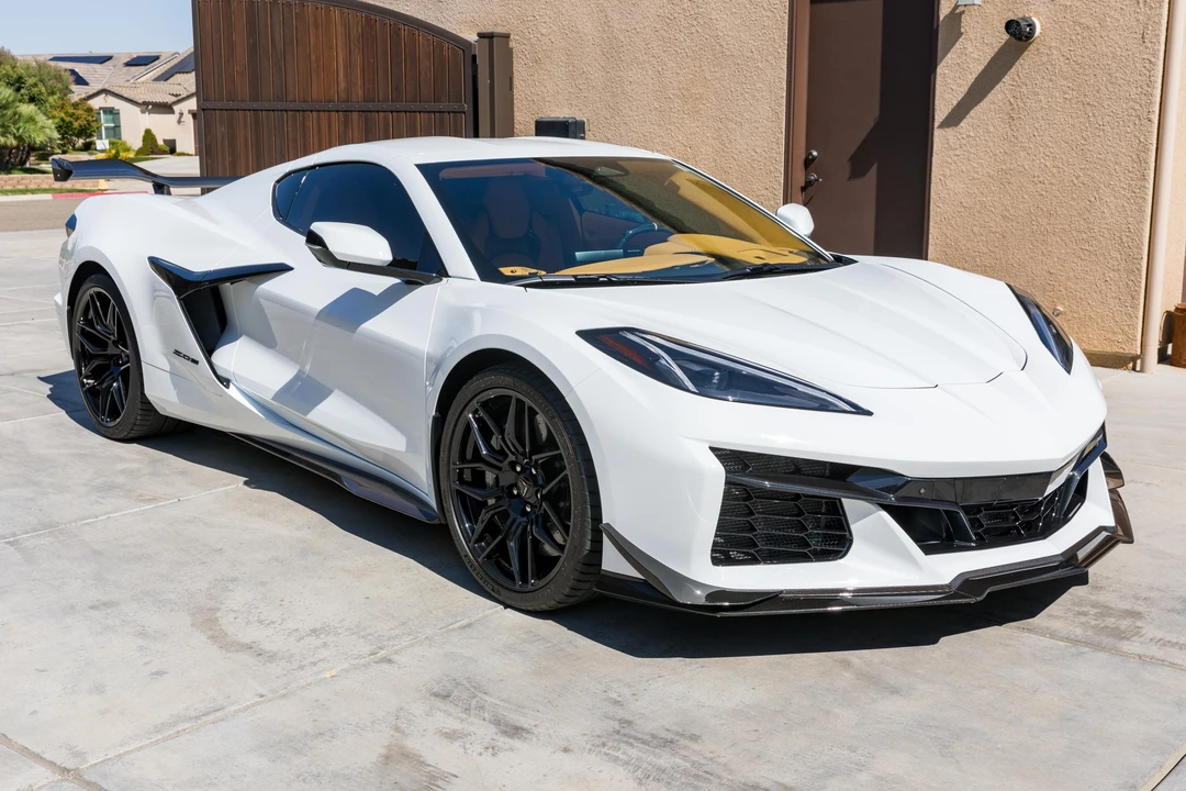 2025 Chevrolet Corvette C8 Z06 - Image 13 of 31