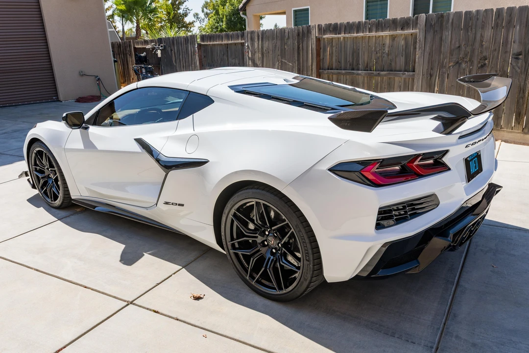 2025 Chevrolet Corvette C8 Z06 - Image 4 of 31
