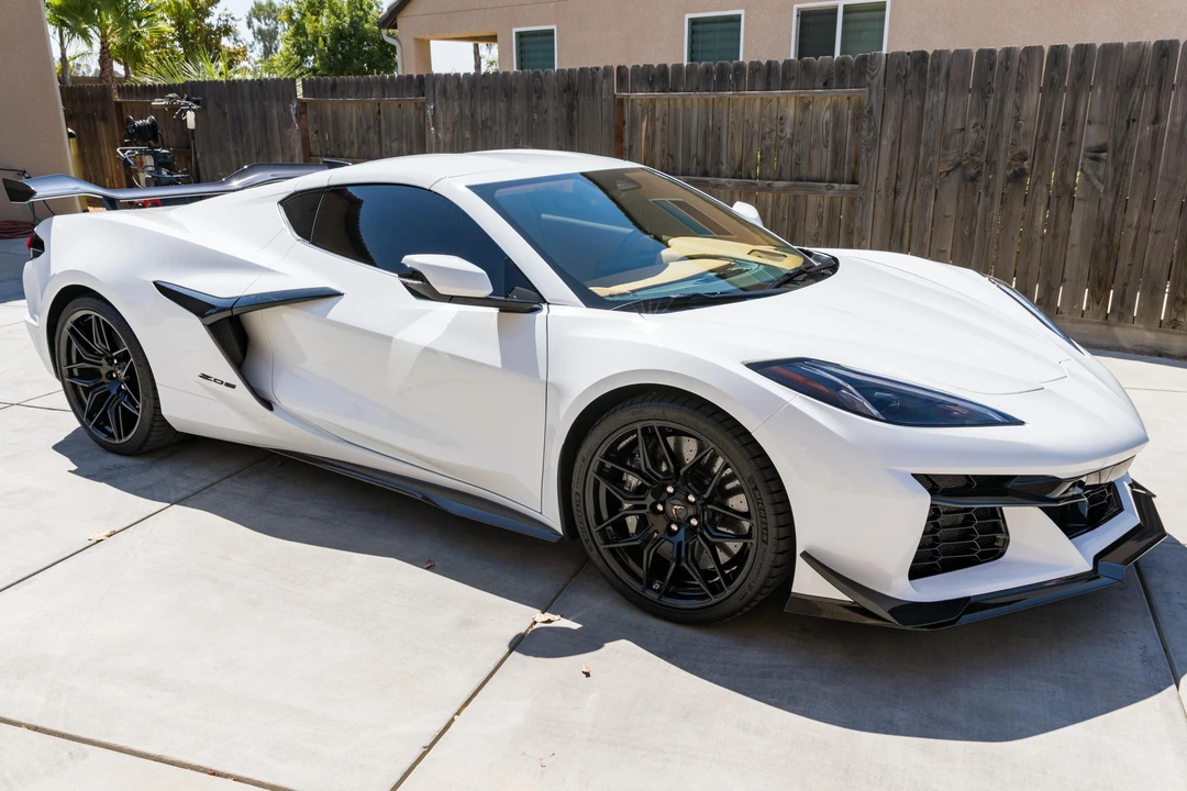 2025 Chevrolet Corvette C8 Z06 - Image 12 of 31