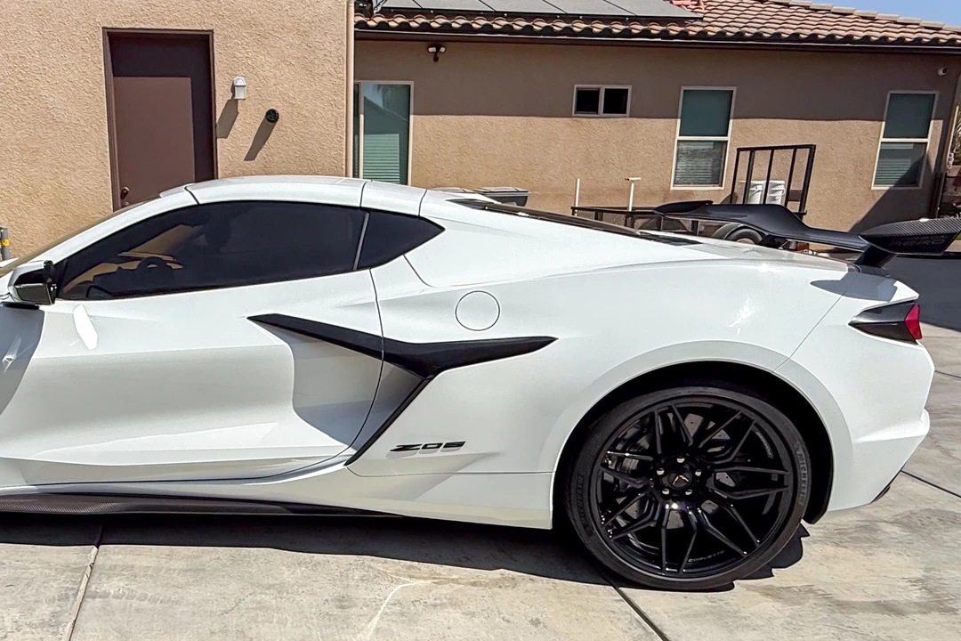 2025 Chevrolet Corvette C8 Z06 - Image 24 of 31