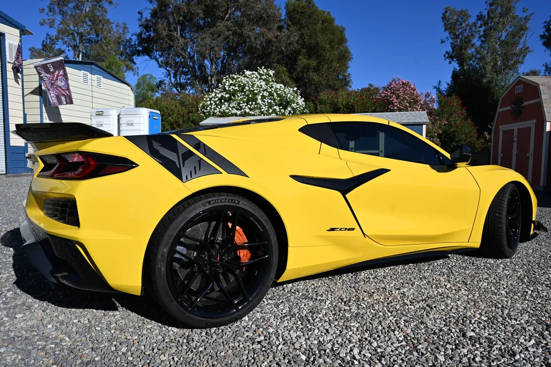 2025 Chevrolet Corvette C8 Z06 - Image 16 of 31