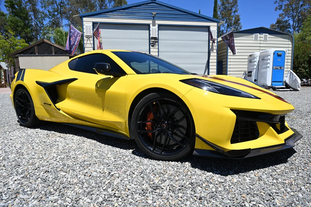 2025 Chevrolet Corvette C8 Z06 - Image 17 of 31