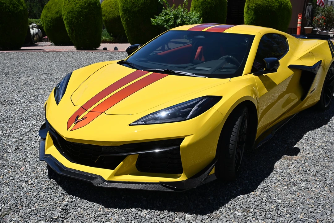 2025 Chevrolet Corvette C8 Z06 - Image 4 of 31