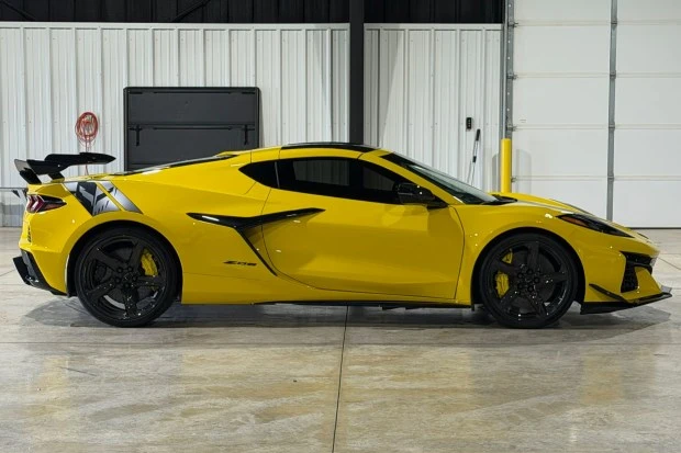 2025 Chevrolet Corvette C8 Z06 - Image 3 of 7