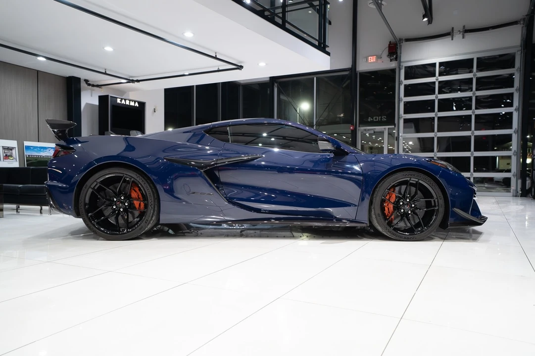 2025 Chevrolet Corvette C8 Z06 - Image 6 of 21