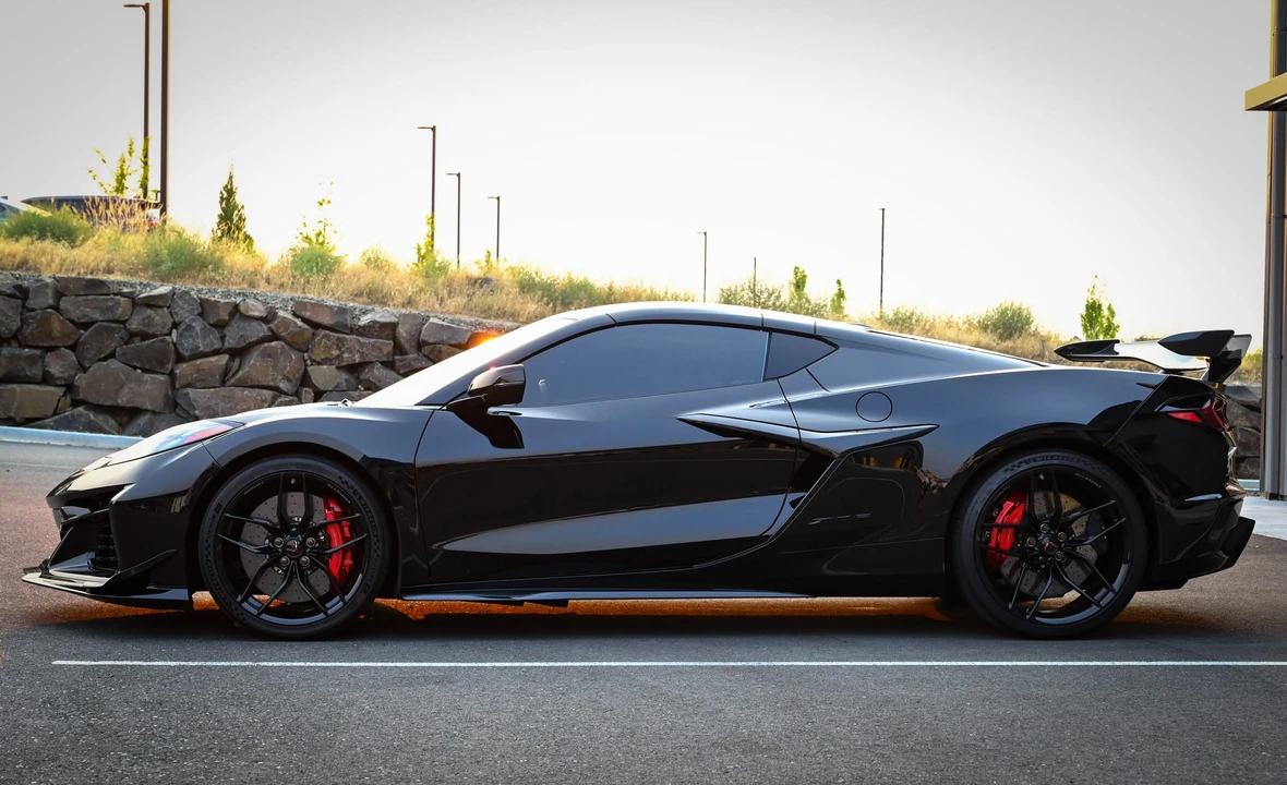 2025 Chevrolet Corvette C8 Z06 - Image 5 of 31