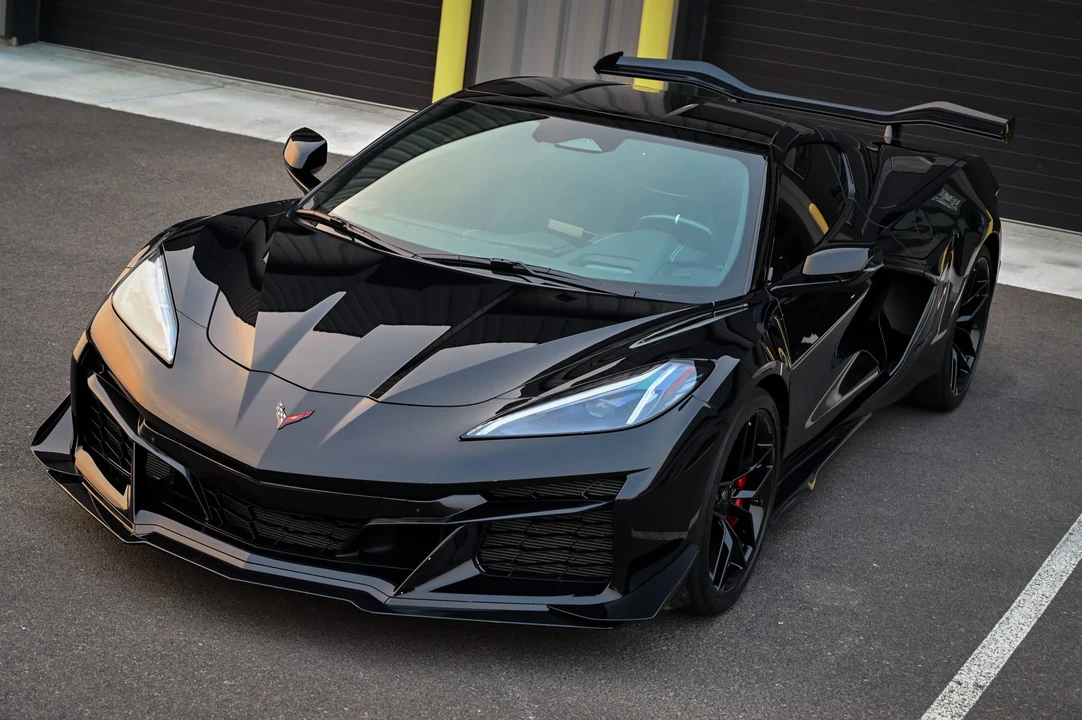 2025 Chevrolet Corvette C8 Z06 - Image 2 of 31
