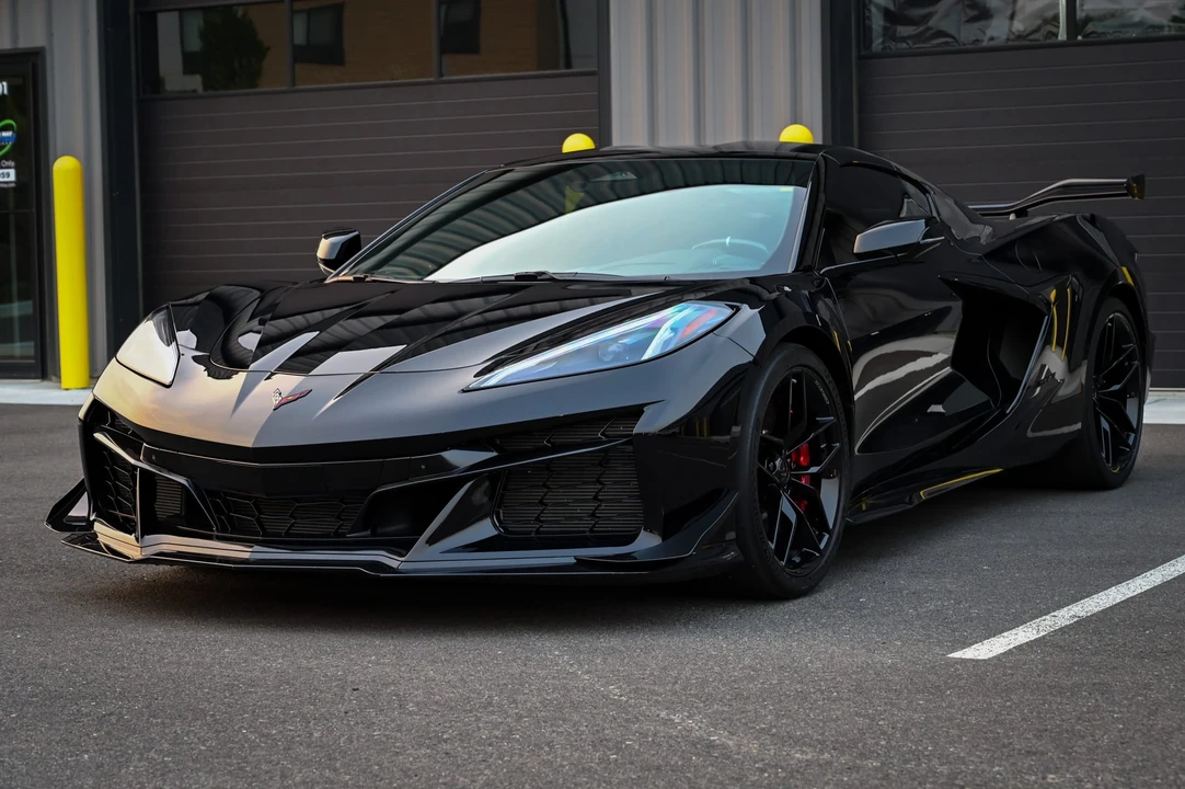2025 Chevrolet Corvette C8 Z06 - Image 3 of 31