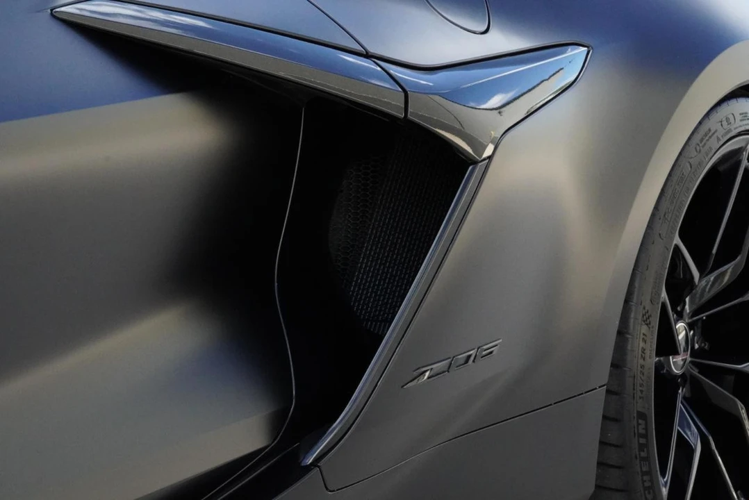 2025 Chevrolet Corvette C8 Z06 - Image 18 of 31