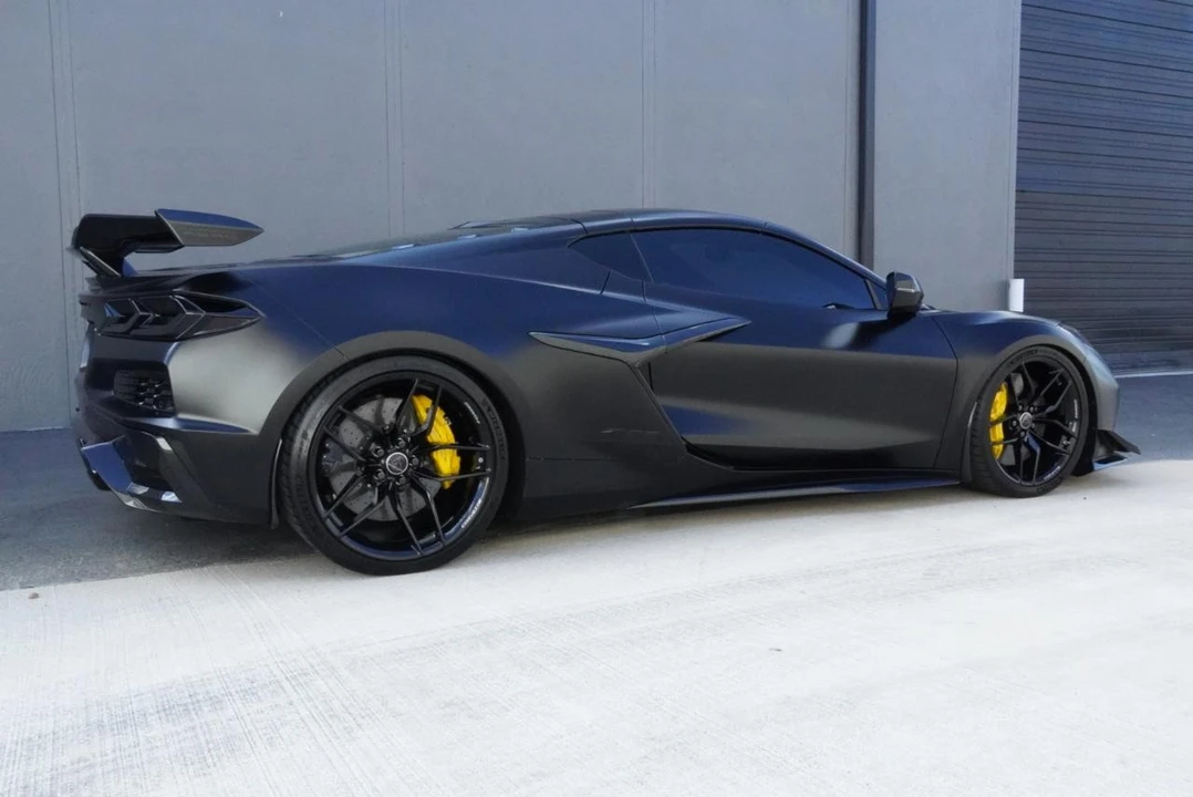 2025 Chevrolet Corvette C8 Z06 - Image 12 of 31