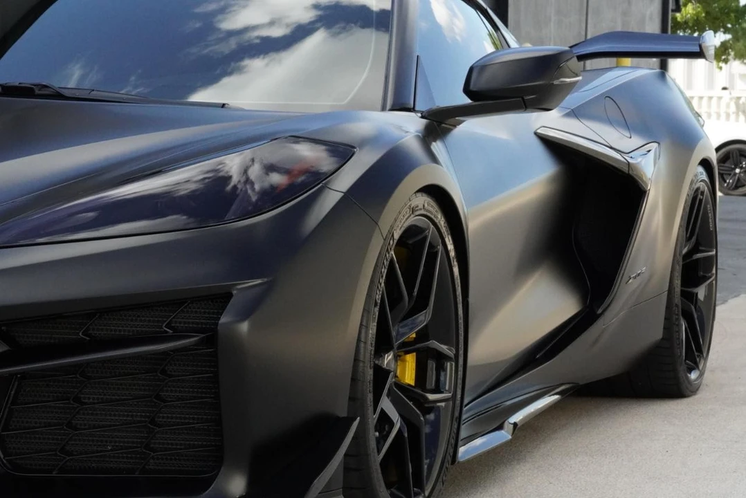2025 Chevrolet Corvette C8 Z06 - Image 15 of 31