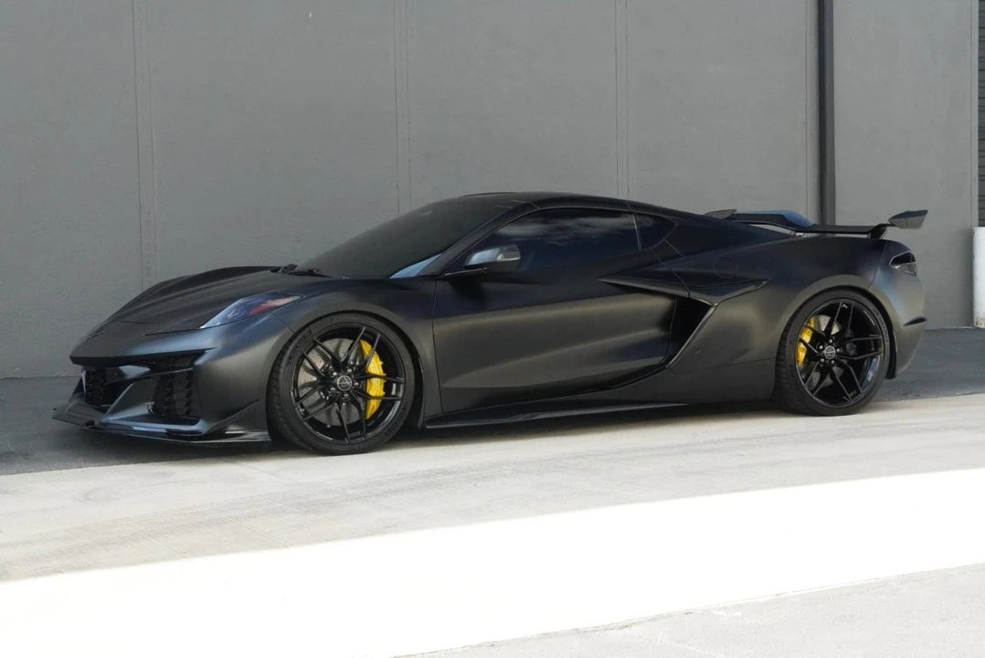 2025 Chevrolet Corvette C8 Z06 - Image 2 of 31