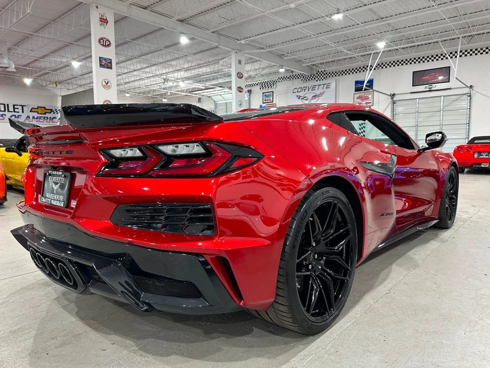 2025 Chevrolet Corvette C8 Z06 - Image 4 of 21