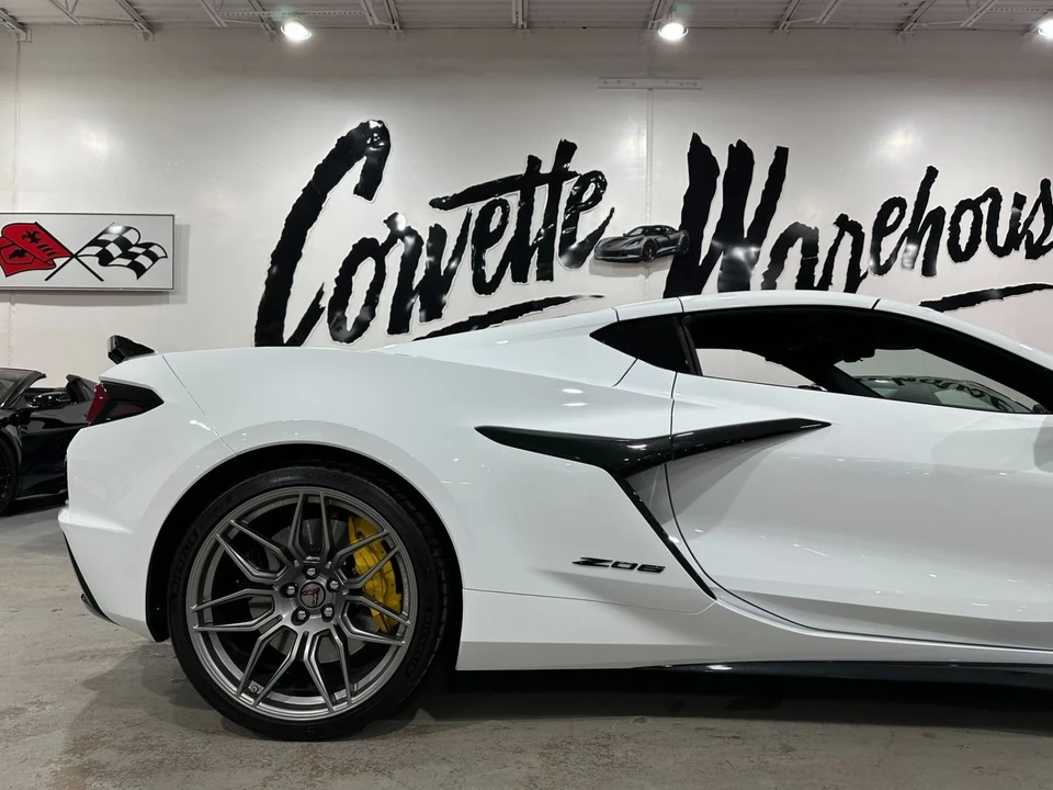 2025 Chevrolet Corvette C8 Z06 - Image 4 of 20
