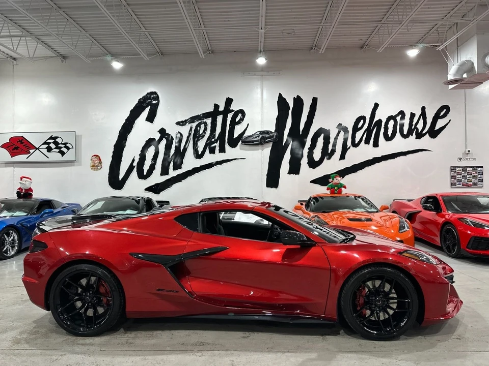 2025 Chevrolet Corvette C8 Z06 - Image 10 of 21