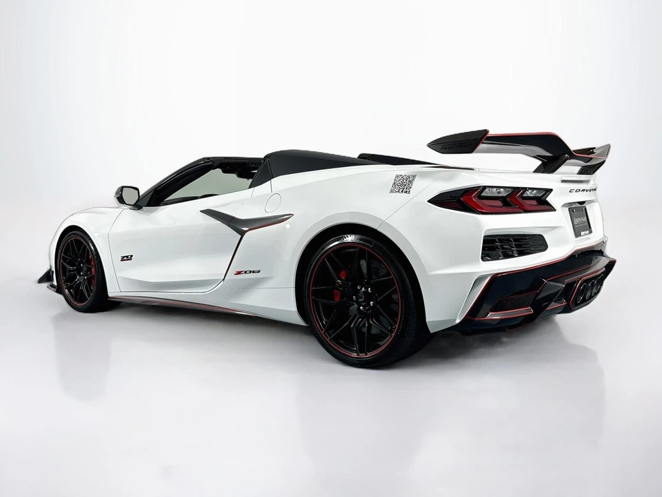 2025 Chevrolet Corvette C8 Z06 - Image 12 of 31