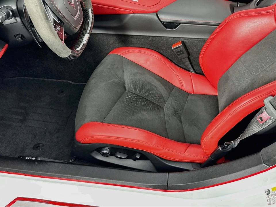2025 Chevrolet Corvette C8 Z06 - Image 24 of 31