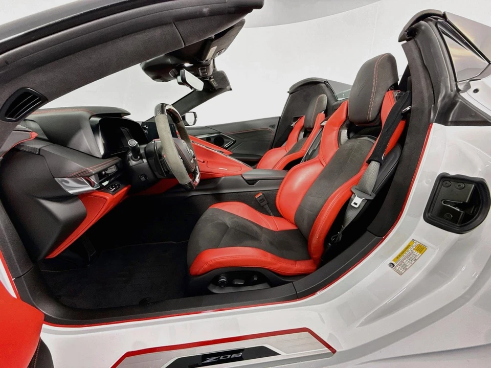 2025 Chevrolet Corvette C8 Z06 - Image 15 of 31