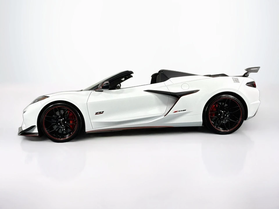 2025 Chevrolet Corvette C8 Z06 - Image 13 of 31