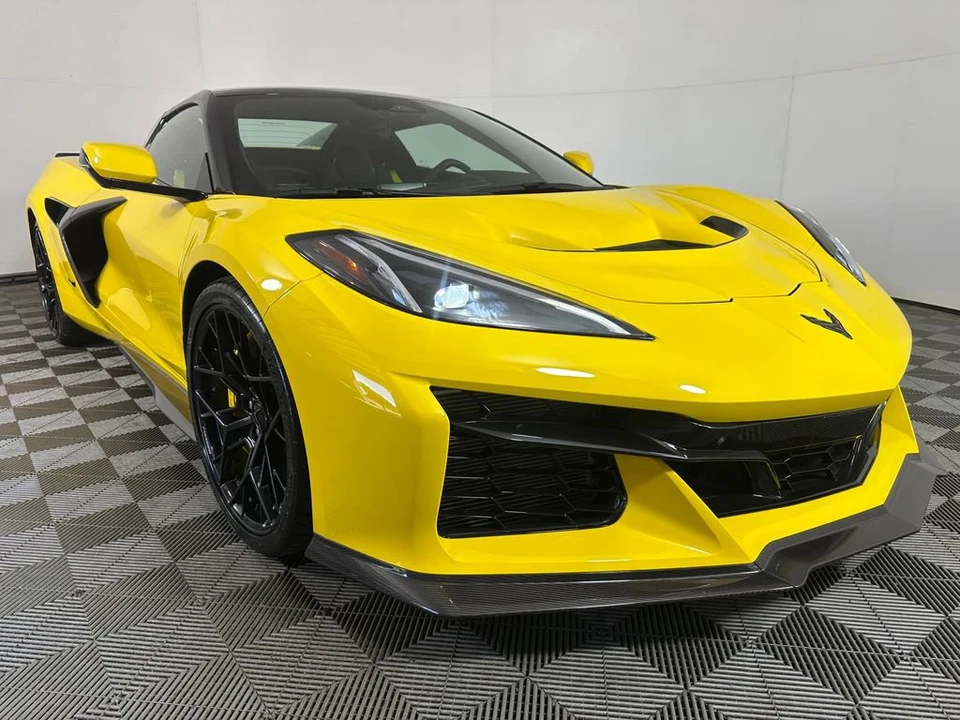 2025 Chevrolet Corvette C8 ZR1 - Image 11 of 31