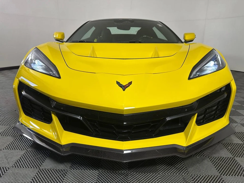 2025 Chevrolet Corvette C8 ZR1 - Image 12 of 31