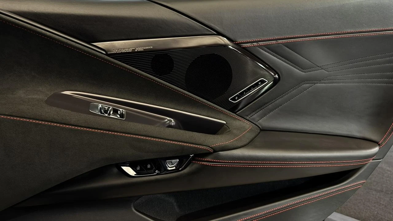 2025 Chevrolet Corvette C8 E-Ray - Image 16 of 31