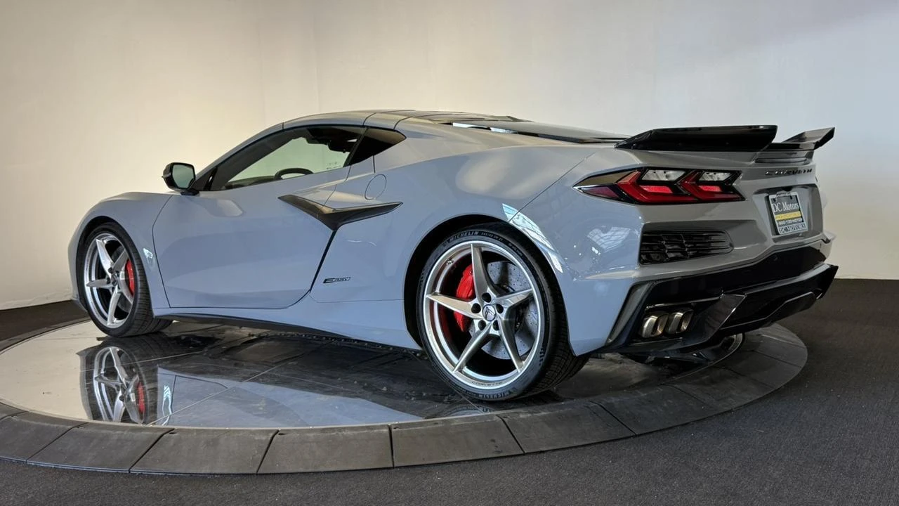 2025 Chevrolet Corvette C8 E-Ray - Image 4 of 31