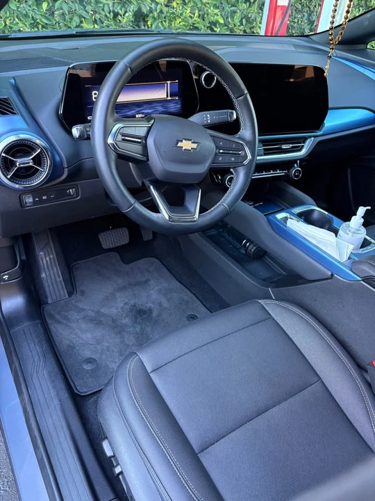 2025 Chevrolet Equinox - Image 10 of 18