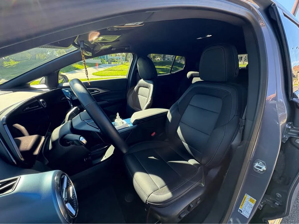 2025 Chevrolet Equinox - Image 11 of 18