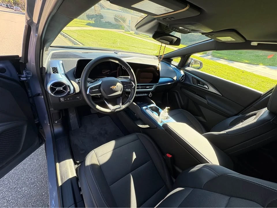 2025 Chevrolet Equinox - Image 14 of 18