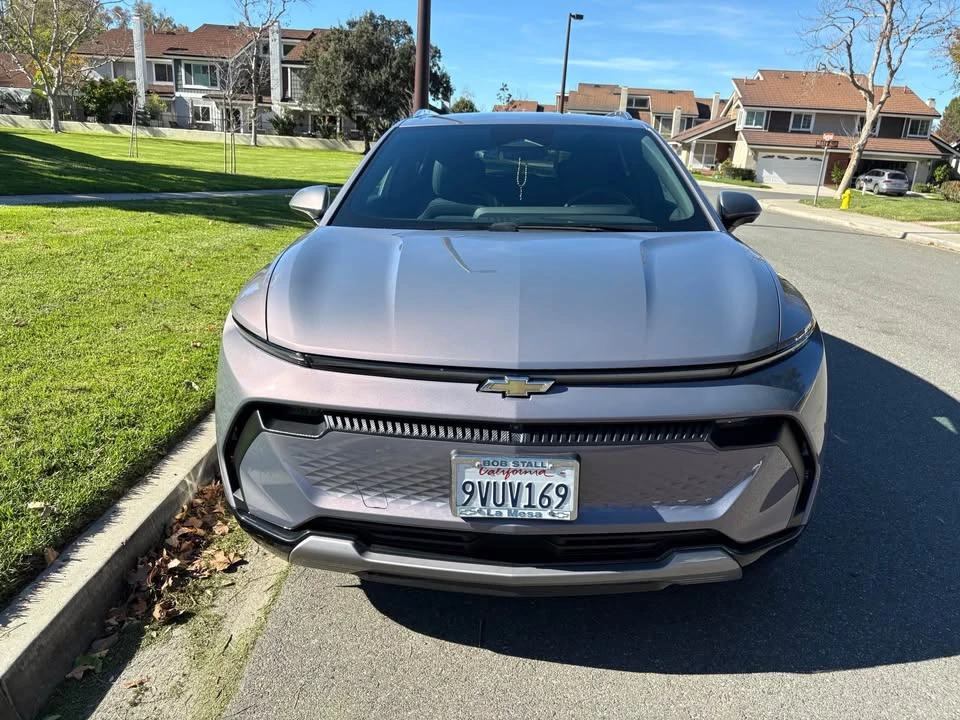 2025 Chevrolet Equinox - Image 2 of 18