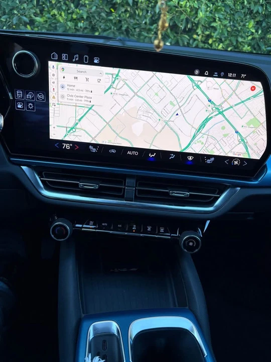 2025 Chevrolet Equinox - Image 16 of 18