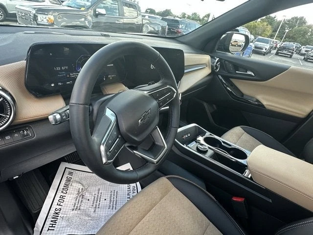 2025 Chevrolet Equinox - Image 12 of 19
