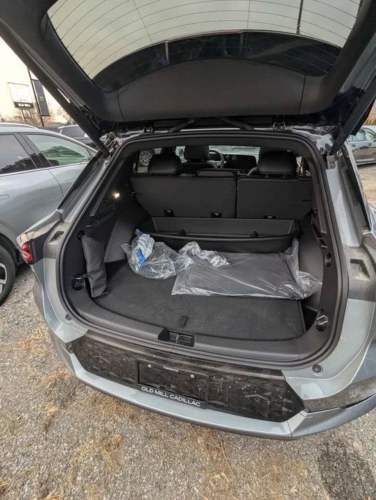 2025 Chevrolet Equinox - Image 8 of 10