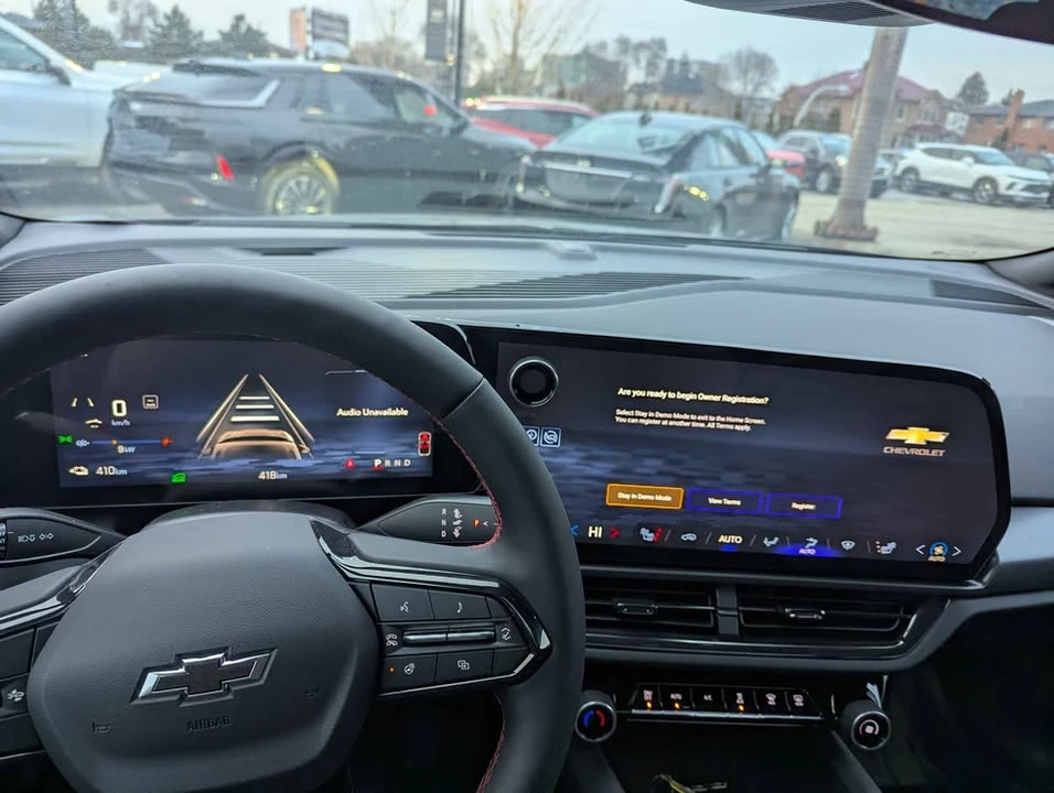 2025 Chevrolet Equinox - Image 10 of 10