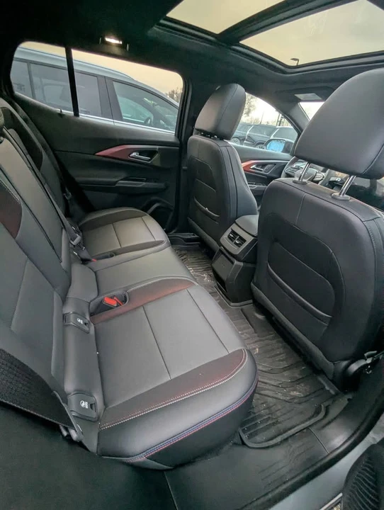 2025 Chevrolet Equinox - Image 7 of 10