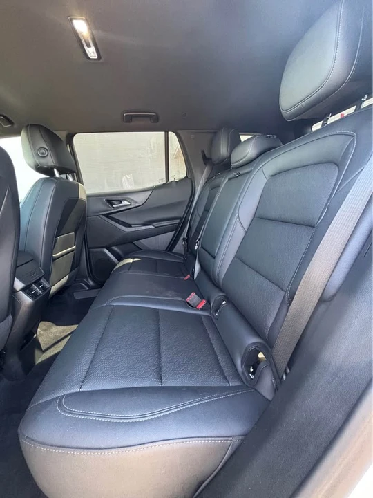 2025 Chevrolet Equinox - Image 6 of 9