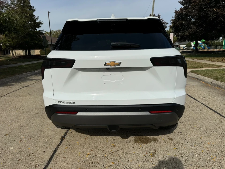 2025 Chevrolet Equinox - Image 5 of 21