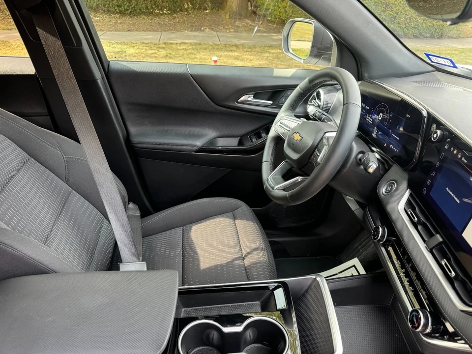 2025 Chevrolet Equinox - Image 21 of 21