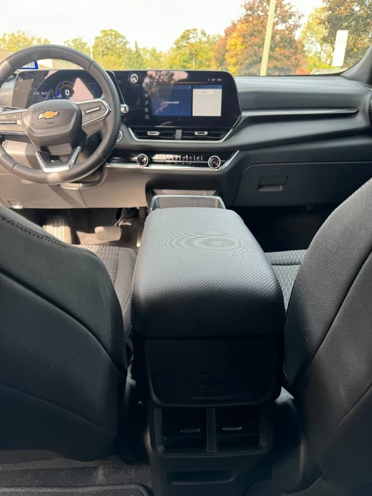 2025 Chevrolet Equinox - Image 14 of 21