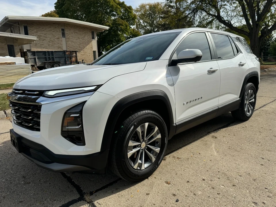 2025 Chevrolet Equinox - Image 8 of 21