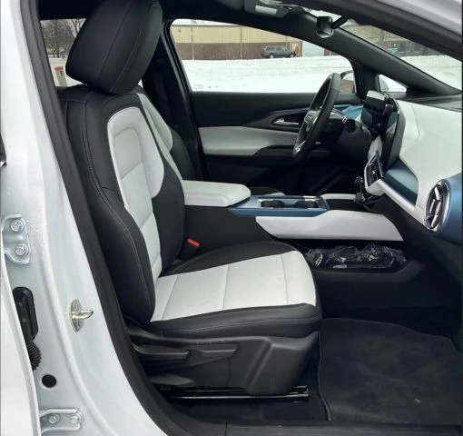 2025 Chevrolet Equinox - Image 6 of 7