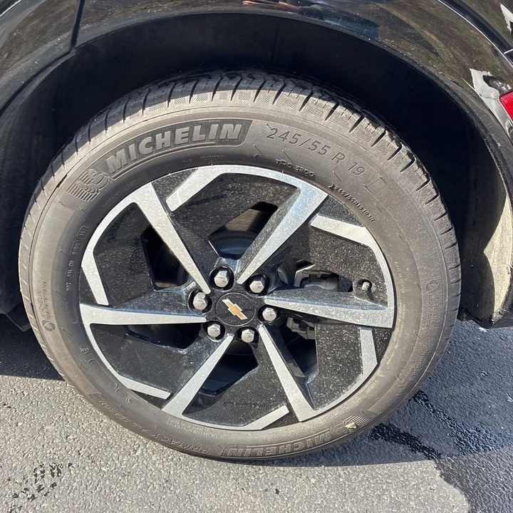 2025 Chevrolet Equinox - Image 12 of 21