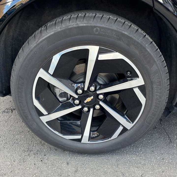 2025 Chevrolet Equinox - Image 13 of 21