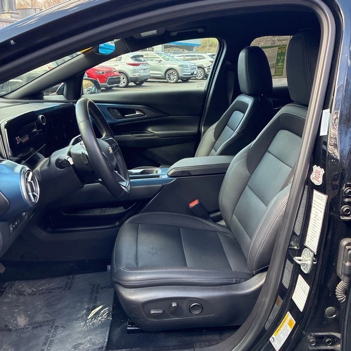 2025 Chevrolet Equinox - Image 15 of 21