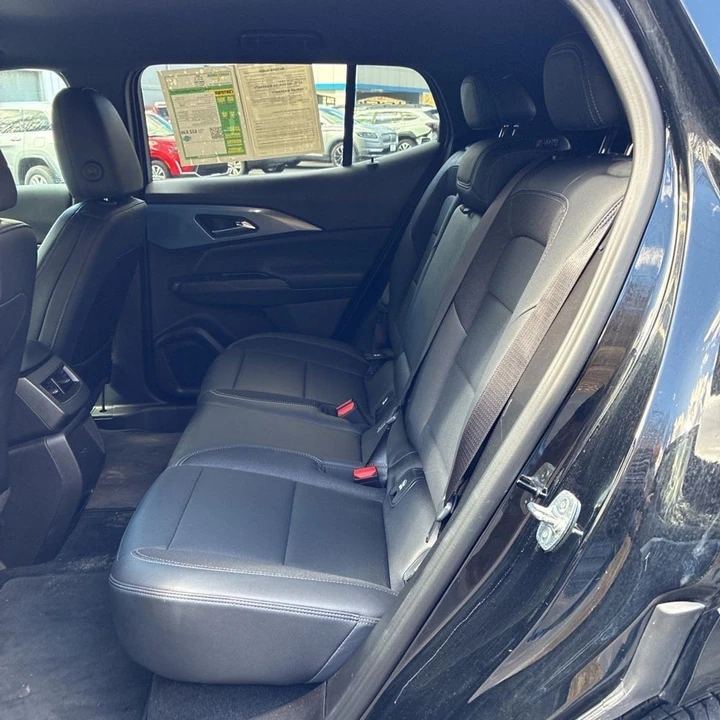 2025 Chevrolet Equinox - Image 16 of 21