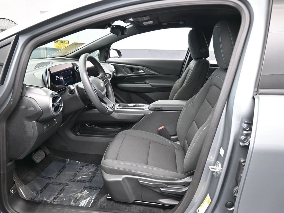 2025 Chevrolet Equinox - Image 11 of 12