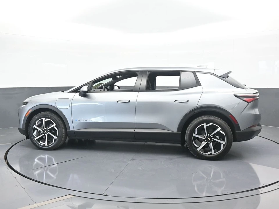 2025 Chevrolet Equinox - Image 3 of 12
