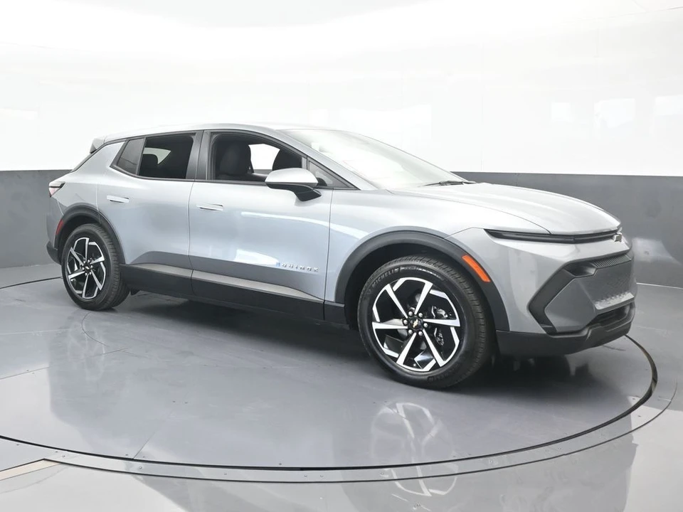 2025 Chevrolet Equinox - Image 8 of 12