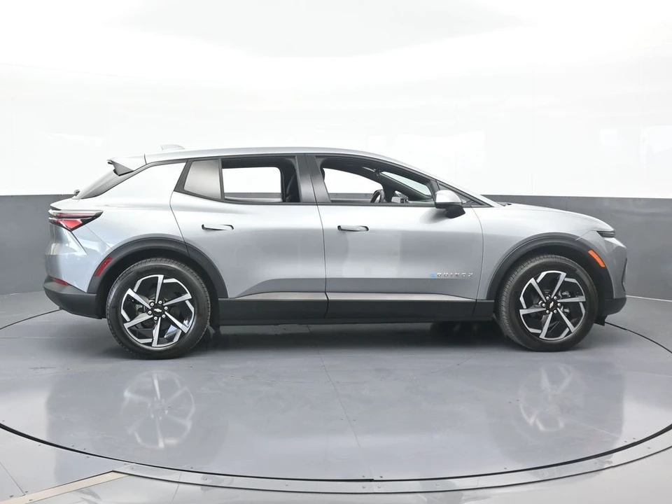 2025 Chevrolet Equinox - Image 7 of 12